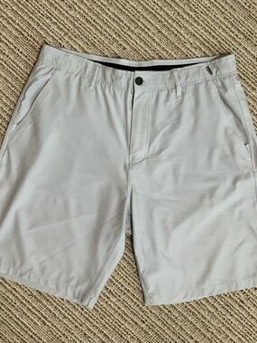 Hurley Men's Light Gray Flat Front Performance Shorts